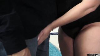 Guy Dasilva And sultry BBW Alexis Couture Fuck On The Couch - 3 image