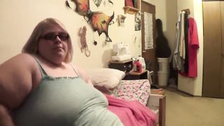 Ssbbw struts and shows belly - 15 image