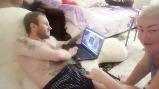 I play on the computer I get jerked off and sucked - 6 image