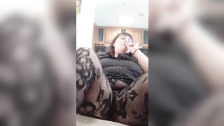 Weekend Smoke Sesh with Arab BBW in Leggings - 4 image