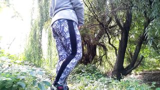 Russian milf with a gorgeous ass pisses a lot outdoors - 3 image