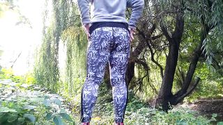 Russian milf with a gorgeous ass pisses a lot outdoors - 4 image