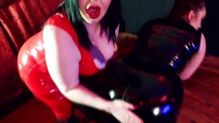 Mia Milf busty latex Domme BBW goddess - 8 image