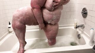 BBW BUBBLE BATH & CUM - 14 image