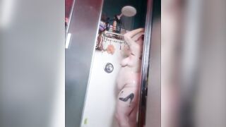 Voyuer Shower Cam BBW Courtney Trouble - 5 image