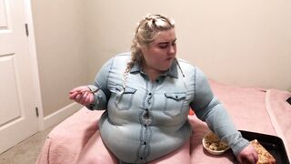 FAT GIRL POPS HER BUTTONS - 4 image