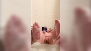 Busty Bbw jiggling in bath & piss from behind! - 3 image