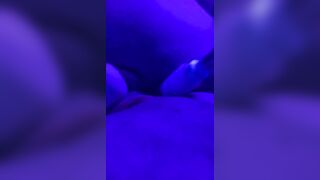 Making my fat pussy squirt