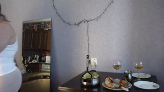 Masturbation in pantyhose in the kitchen, mashed potatoes - 2 image