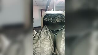 latina morena nalgona le gusta mamar polla y luego que le den duro por su vagina - 15 image