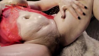 Beauty shakes big and oil breasts - 9 image