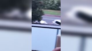 Il baise ma chatte poilue sur le balcon