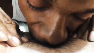 EATING HER PUSSY THE RIGHT WAY!! - 2 image