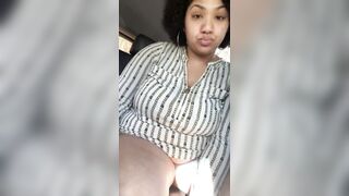 Mizz Melons plays with pussy in the backseat - 4 image