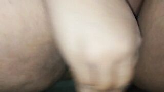 Creampie on bbw pussy - 2 image