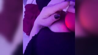 Smokeing and playing with my puffy Pussy