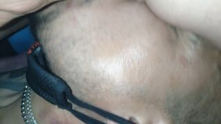 Eating pussy in the car - 4 image