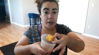 How do you say "Fat ass twerking on the dick" in Spanish? - 10 image