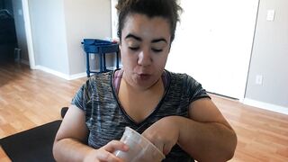 How do you say "Fat ass twerking on the dick" in Spanish? - 13 image