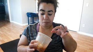 How do you say "Fat ass twerking on the dick" in Spanish? - 2 image