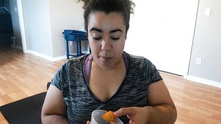 How do you say "Fat ass twerking on the dick" in Spanish?