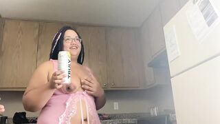 Moxie Fizzle reaction to 100 stroke video behind scene - 3 image