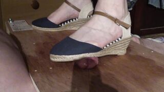 231lb BBW COCK CRUSH IN ESPADRILLE WEDGES WITH BAREFOOT CUM SHOT
