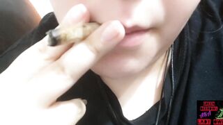 Close Up smoking - 10 image