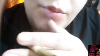 Close Up smoking - 5 image