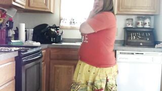 Sexy BBW Thanksgiving Mom Bakes Cookies - 14 image