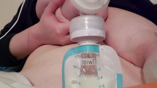 Filling up bags of MILK after pumping bbw TITTIES - 11 image