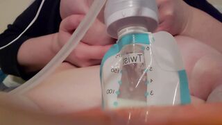 Filling up bags of MILK after pumping bbw TITTIES - 8 image