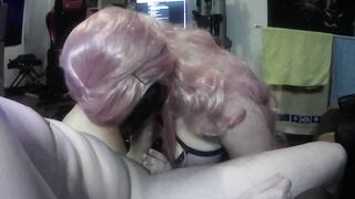 Dream stepdaughter loves to gives deepthroat blowjob to her stepdaddy