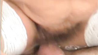 Mercedes Mechaniker fickt Boxenluder - 9 image