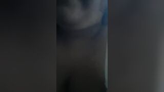 MOSTRANDO MIS GRANDES TETAS - 12 image