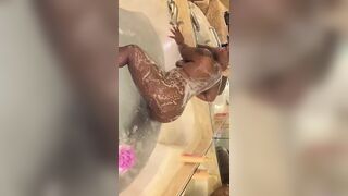 LolaMonroe twerking in bubbles