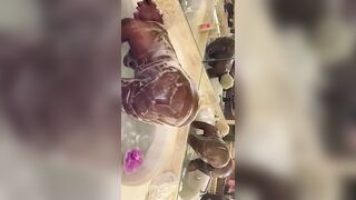 LolaMonroe twerking in bubbles - 5 image