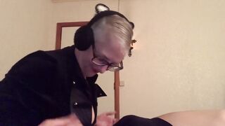 Littlekiwi in nylons and sitting on husbands face - 2 image