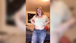 Bbw milf looks so good in her jeans she must make herself cum! - 3 image