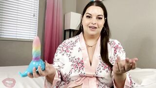 Chubby BBW MILF Uses & Reviews New Fantasy Dildo from Velvet Alley - Sydney Screams - 7 image