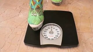 Fat ebony chick get cum on her ass after sucking dick and getting pussy and ass nailed - 1 image