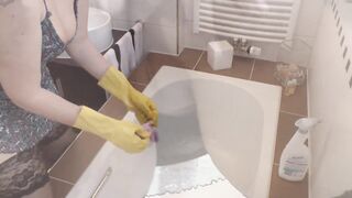 MILF gets pounded when cleaning the bathroom - 7 image