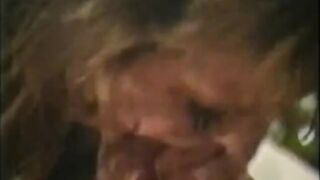 La zia Rosalia si fa scopare in cucina