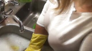 Inexperienced busty woman rubber gloves her soaking pussy - 4 image