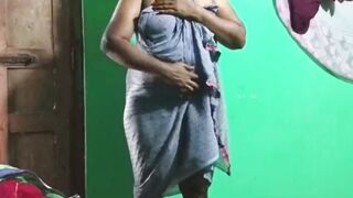 Mature Milf Masturbates With Vegetable - 3 image