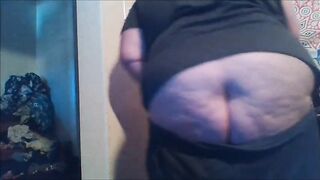 buttcrack cleaning up - 12 image