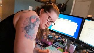 Work at home wife takes a COCK break. - 5 image