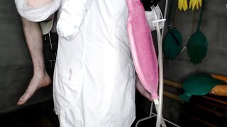 Chubby MILF nurse gives a 1500ml enema to the patient - 8 image