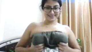 Sensation Julie Bhabhi playing with her breast - 6 image