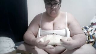 BBW Feedee eats Taco Bell - 4 image